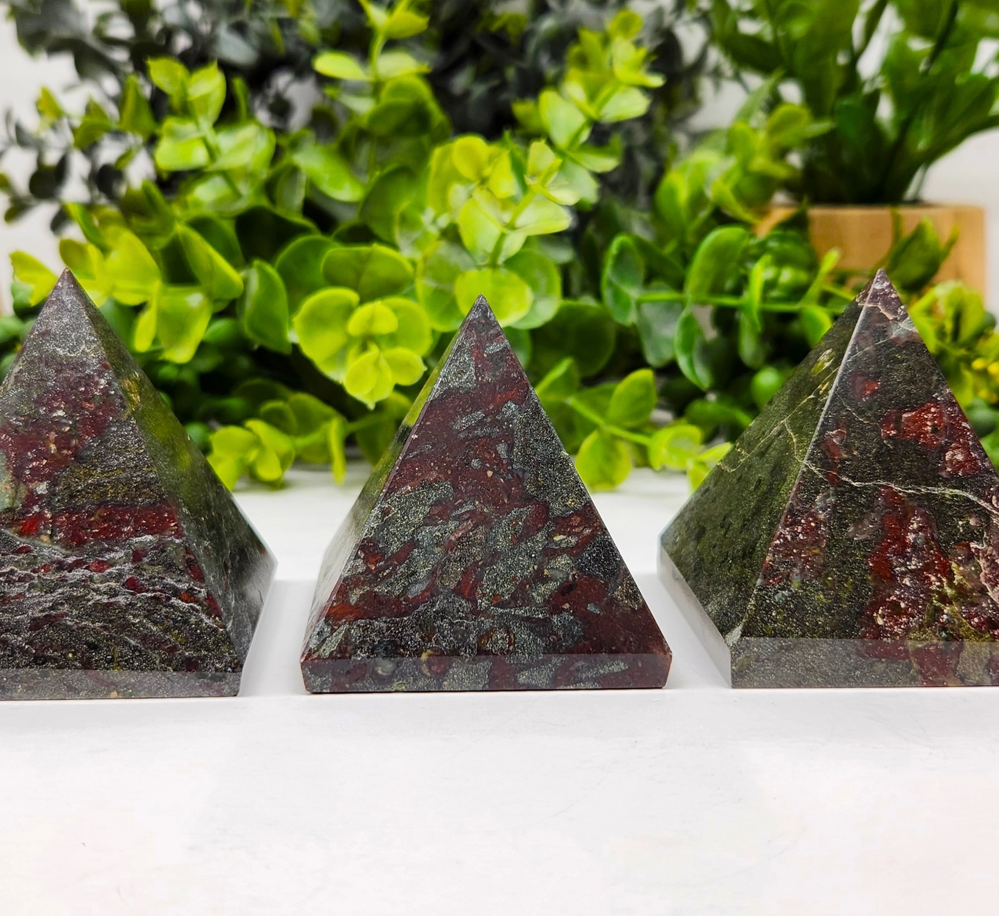 Dragon Bloodstone Pyramid, 5cm